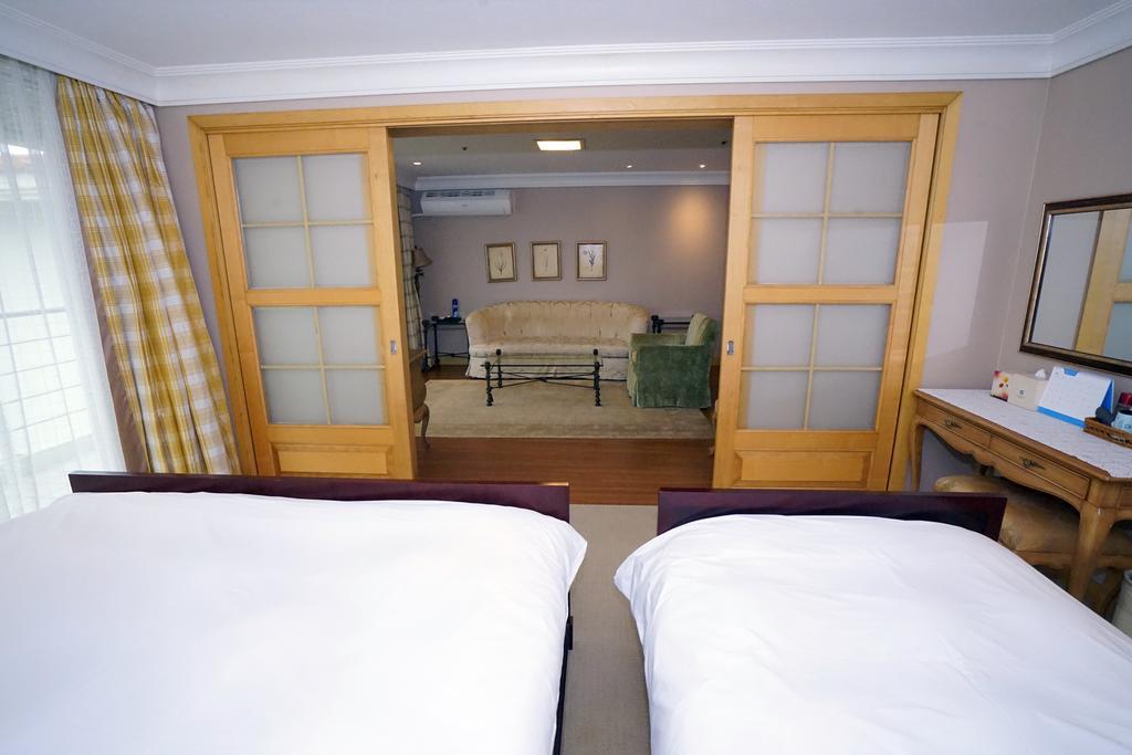 Lake Hills Jeju Resort Согвипхо Экстерьер фото