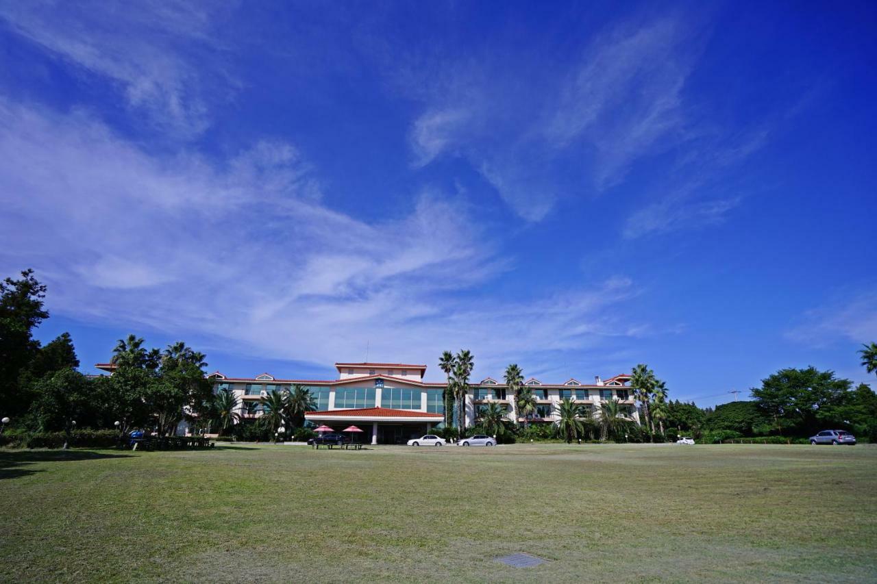 Lake Hills Jeju Resort Согвипхо Экстерьер фото
